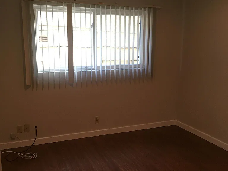 12704 Truro Ave #G — Photo 10