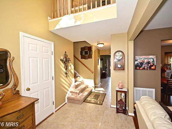 3rd image of 8785 Grantham Ct