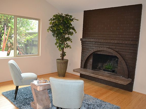 2nd image of 19540 Fremont Ave N