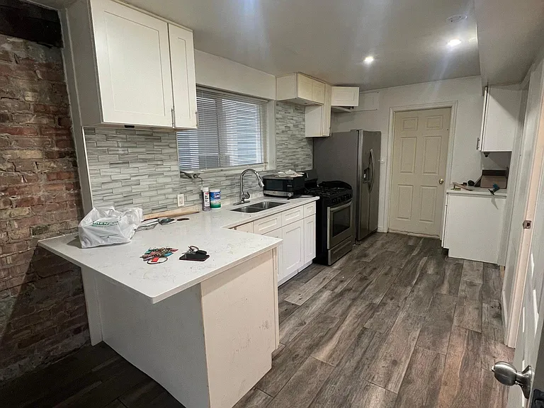 3630 S Hermitage Ave #1R — Photo 3