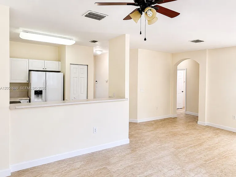 230 SE 29th Ave #1 — Photo 13