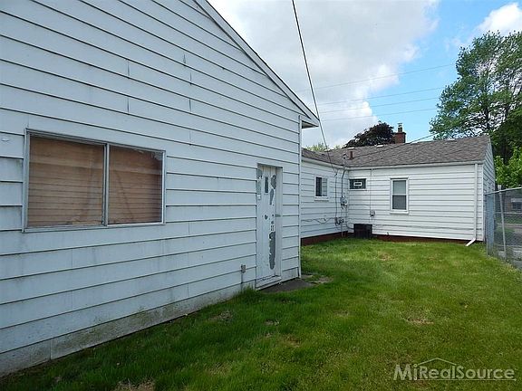 3rd image of 21428 La Salle Blvd