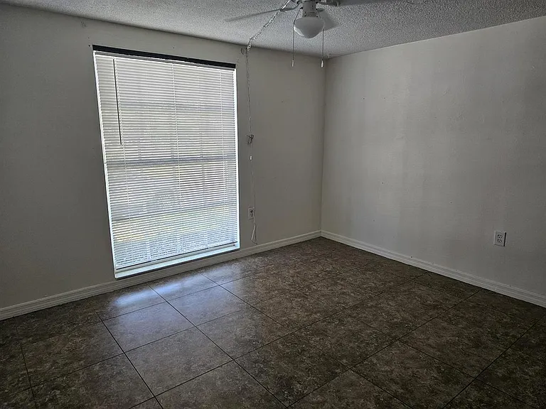 9926 Rainbow Ln — Photo 31