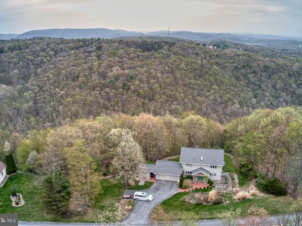 2312 Teaberry Ln, Lock Haven, PA 17745