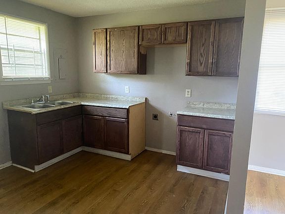 2nd image of 2861 Montague Ave