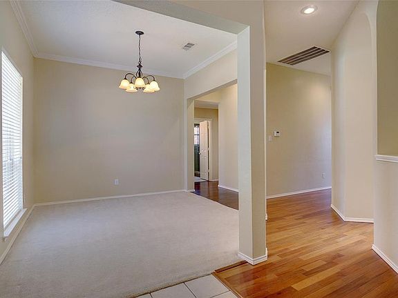 3rd image of 3809 Acacia Trl