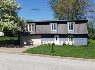 300 Myrtle Ln, Muscatine, IA 52761