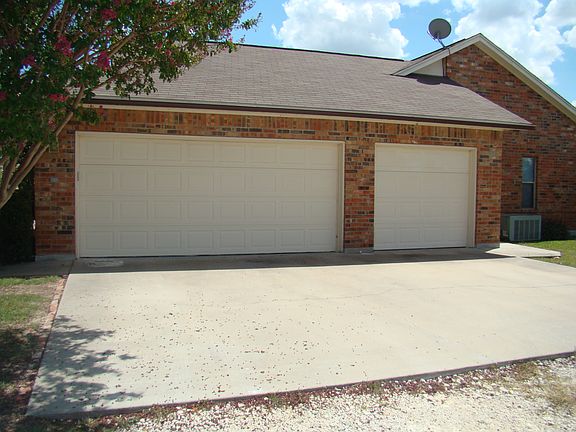 2nd image of 521 Nathan Dr