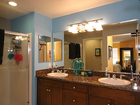 5th image of 8620 Belford Ave APT 302