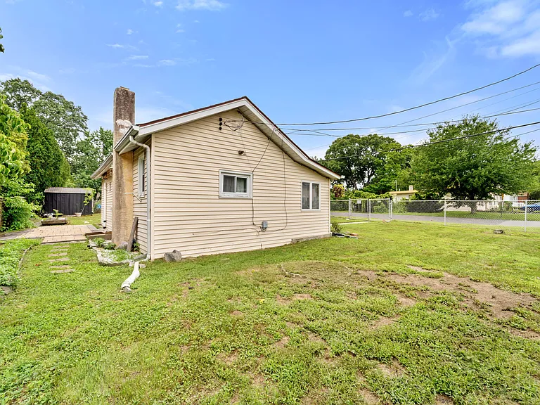 324 Ogden Station Rd — Photo 4