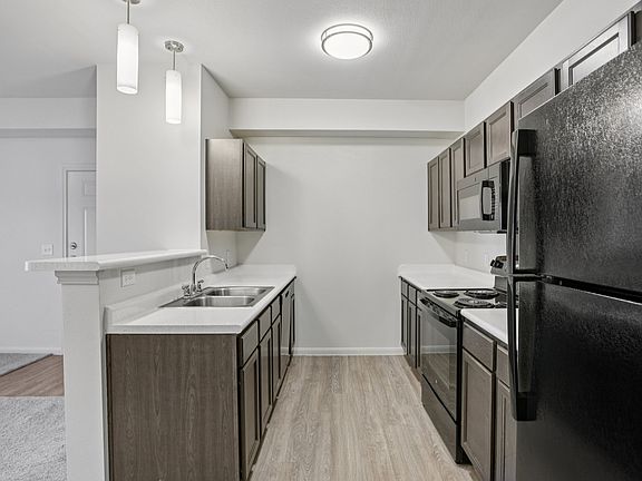 3rd image of 16016 Bratton Ln #34412