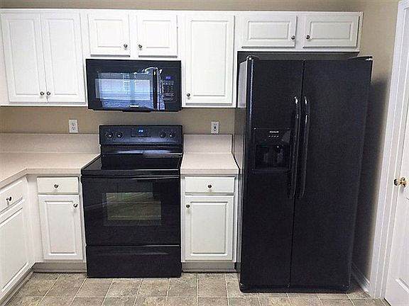 4th image of 24231 Waterwell Oaks