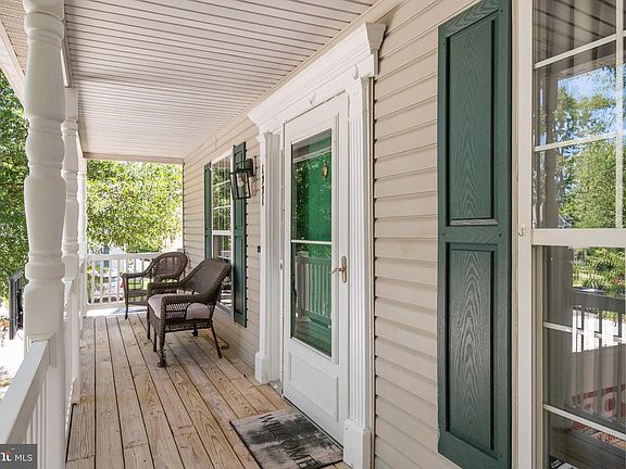 2nd image of 1771 Bennett Pl