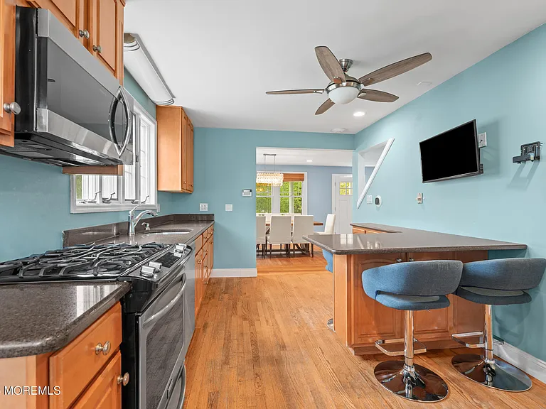 250 Alpern Ave — Photo 11