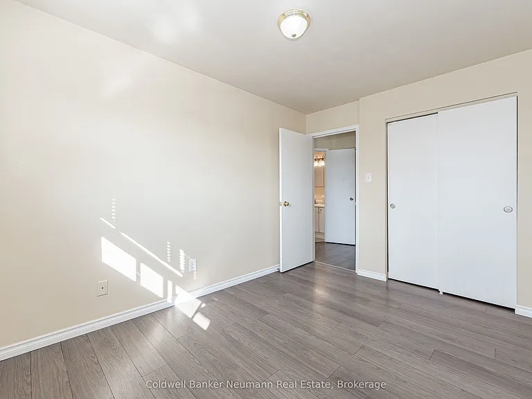 10 Glenbrook Dr — Photo 12