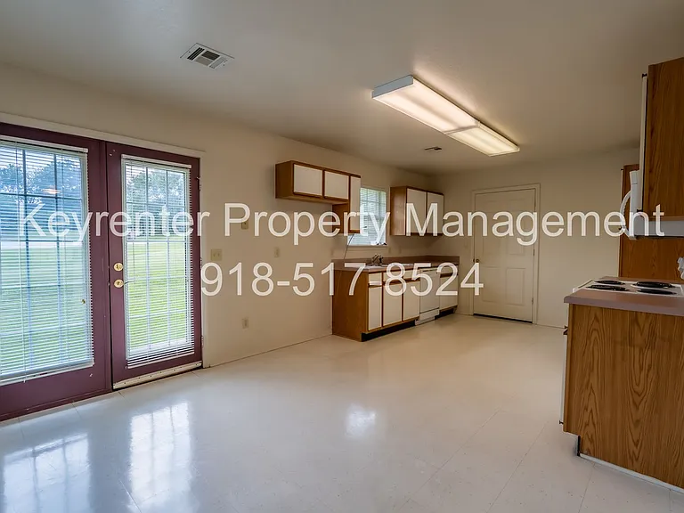 218 S 19th St — Photo 3