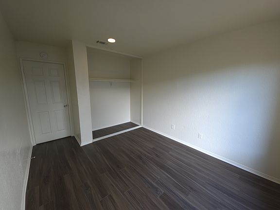 4th image of 909 Lalania Ave