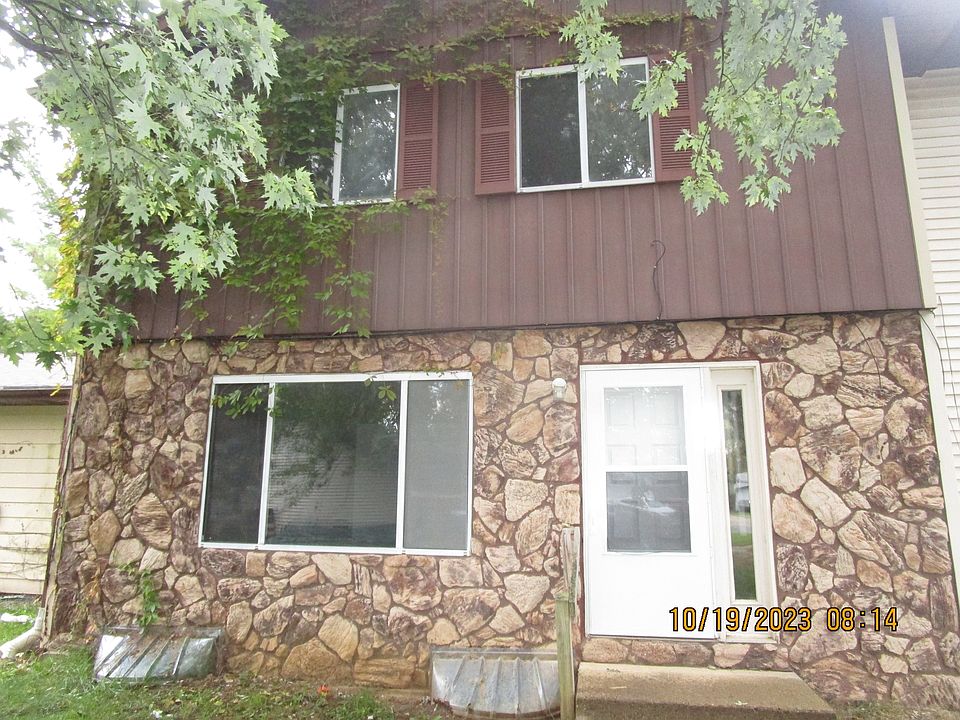 1st image of 907 Sprucewood Ln
