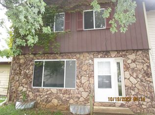 907 Sprucewood Ln, South Bend, IN 46637