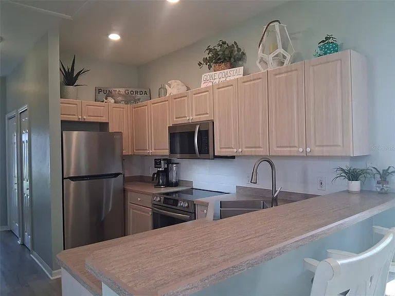 216 Berry St — Photo 21