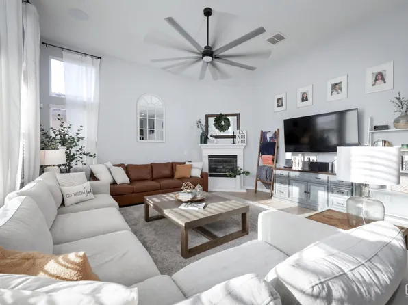 5604 Segovia Way, Bakersfield, CA 93306
