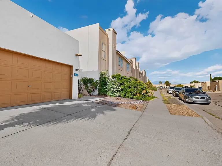 6241 Bent Tree Dr NW — Photo 4