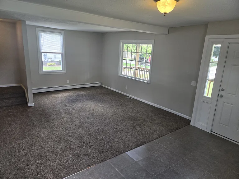181 E Lorain St — Photo 3