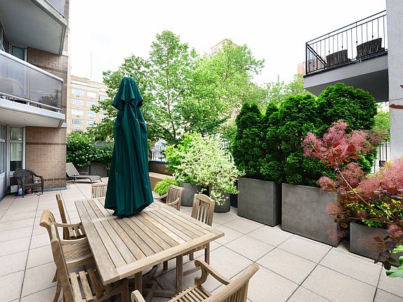 5th image of 188 E 64th St APT 307