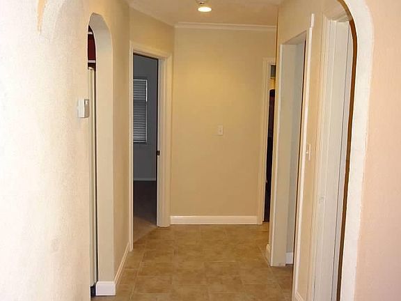 4th image of 1001 Lombard Ave