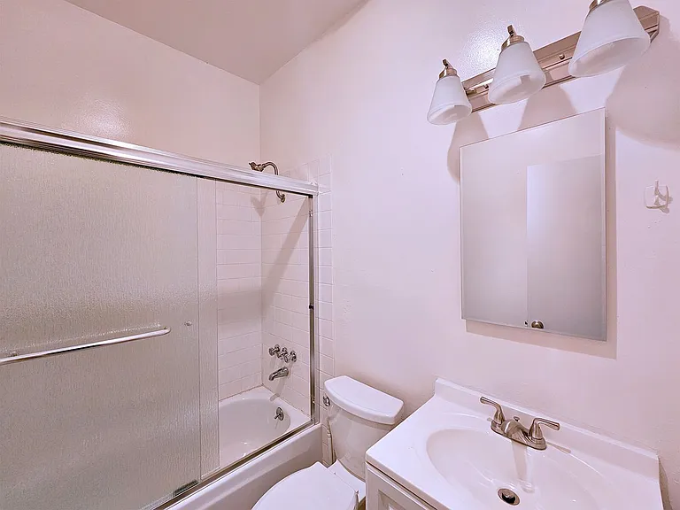 1465 Grand Ave — Photo 33