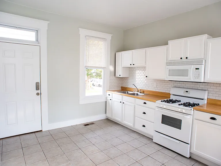 59 W Donegal St — Photo 3