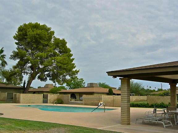 4th image of 1106 E Orangewood Ave