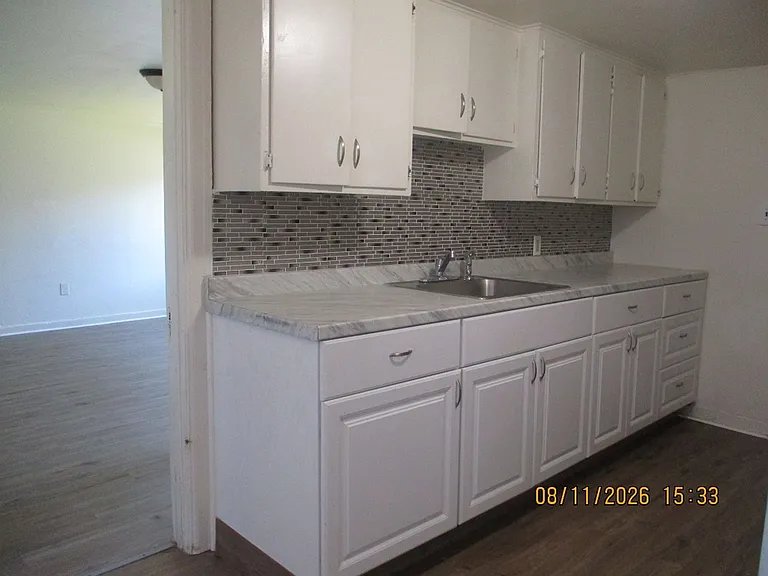 212 N C St — Photo 1