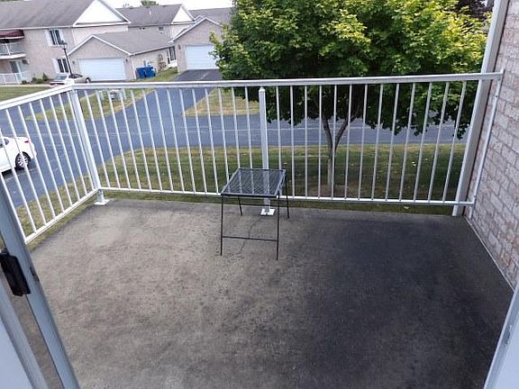 5th image of 849 Auburn Hills Dr Unit 4
