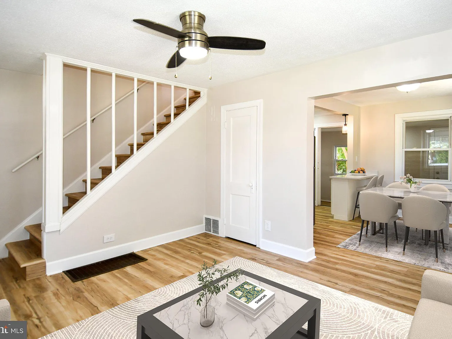 3 bed, 2.0 bath, 1095 sqft, $3,000 — Photo 3