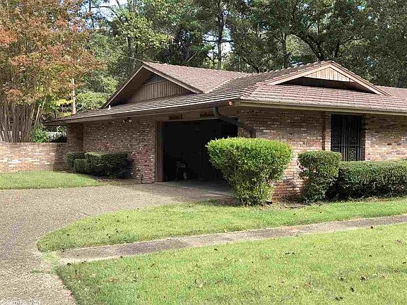 2nd image of 703 W 34th Ave