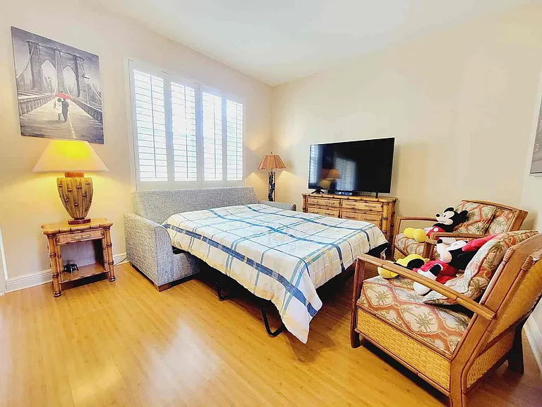 3235 Calabria Ave — Photo 10