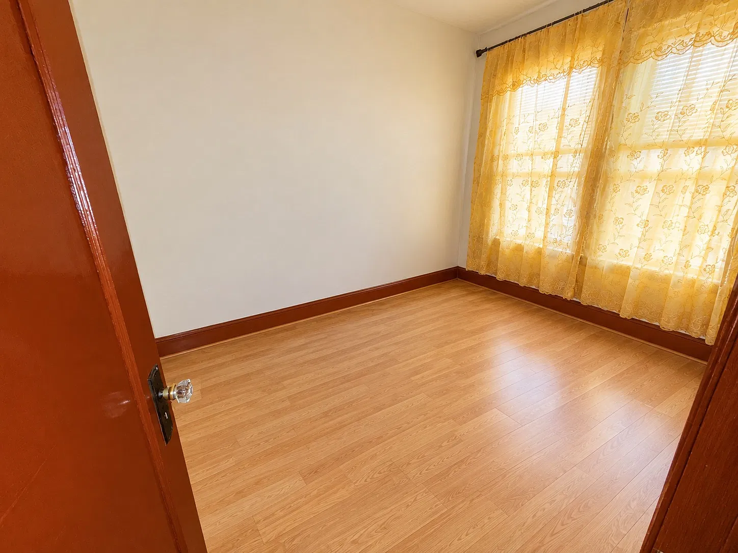 2 bed, 1200 sqft, $2,000 — Photo 2