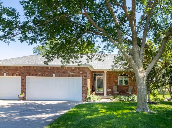 4912 Woodland Hills Dr, Eagle, NE 68347
