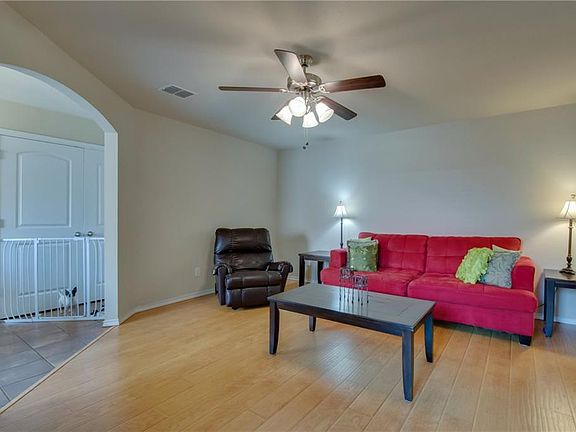 5th image of 10713 Deauville Dr
