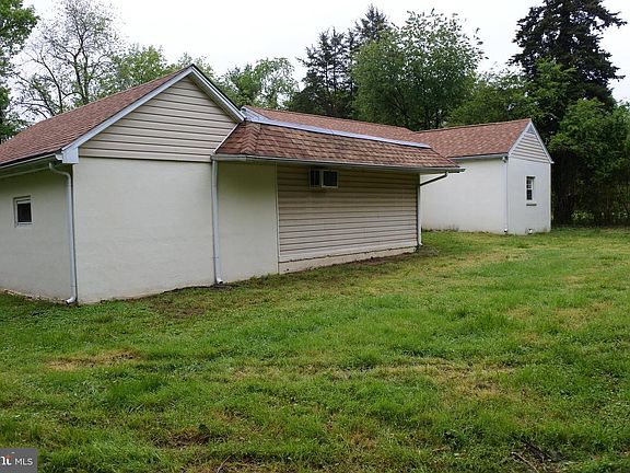 3rd image of 288 Burnside Ave