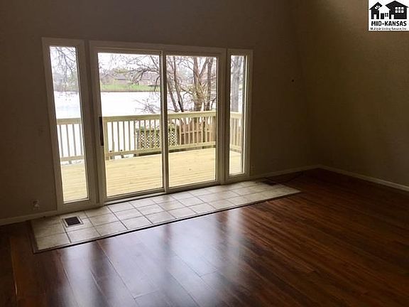 4th image of 13 Warren Dr