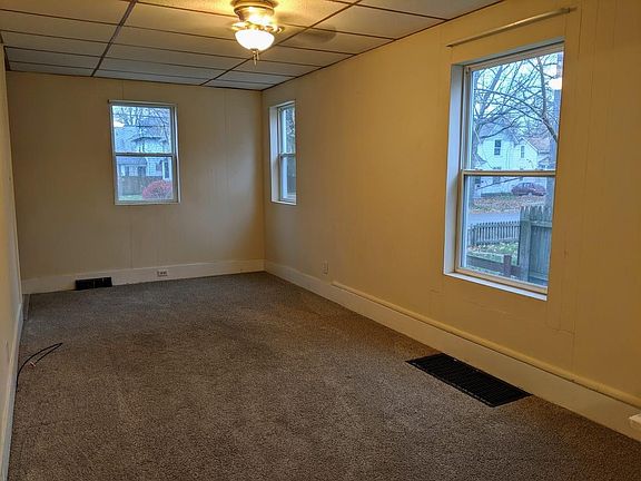 5th image of 119 N Pleasant St #121