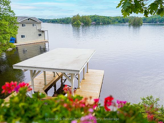 3rd image of 2755-118 Muskoka Rd #44