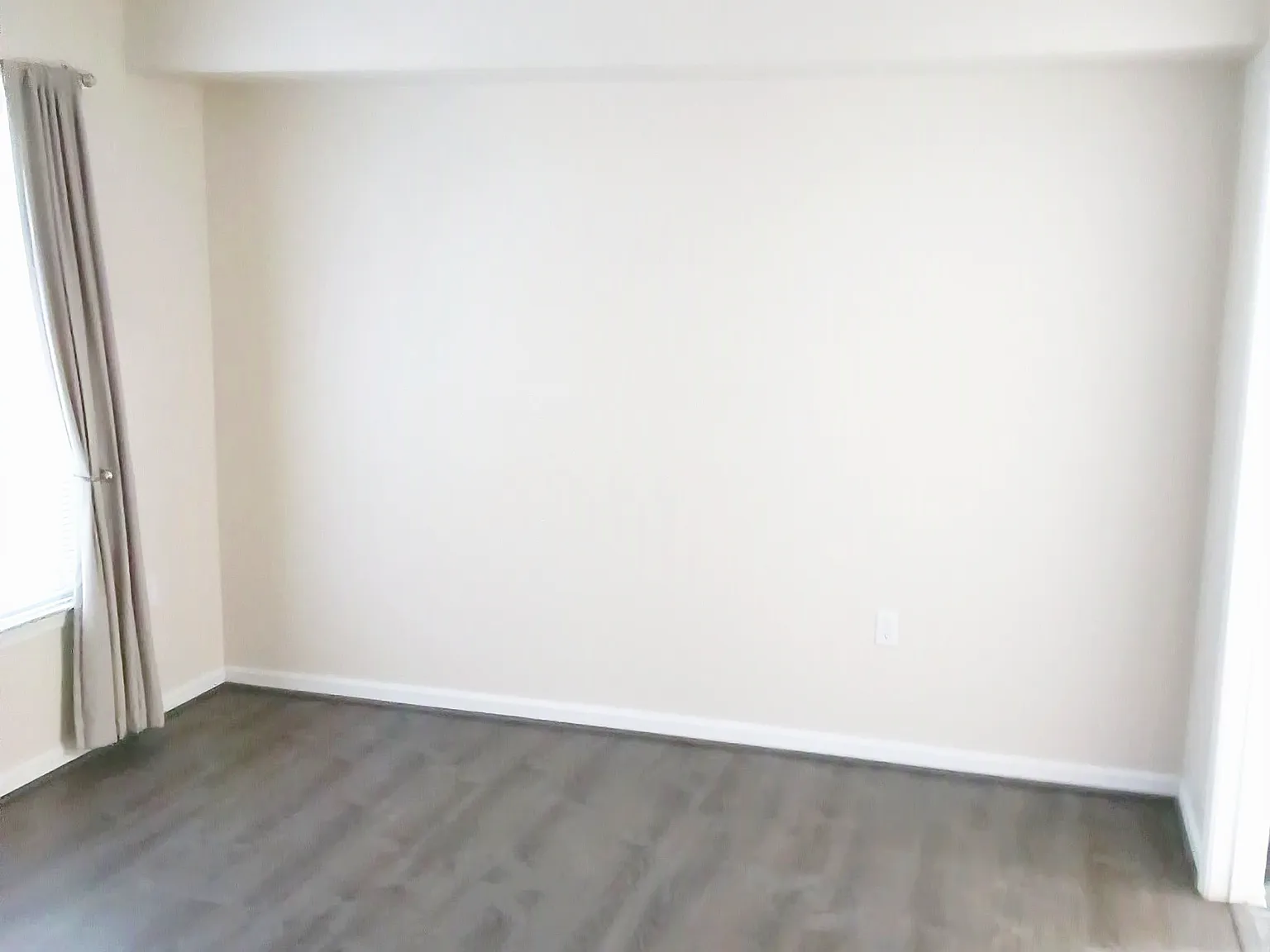1 bed, 736 sqft, $1,900 — Photo 3