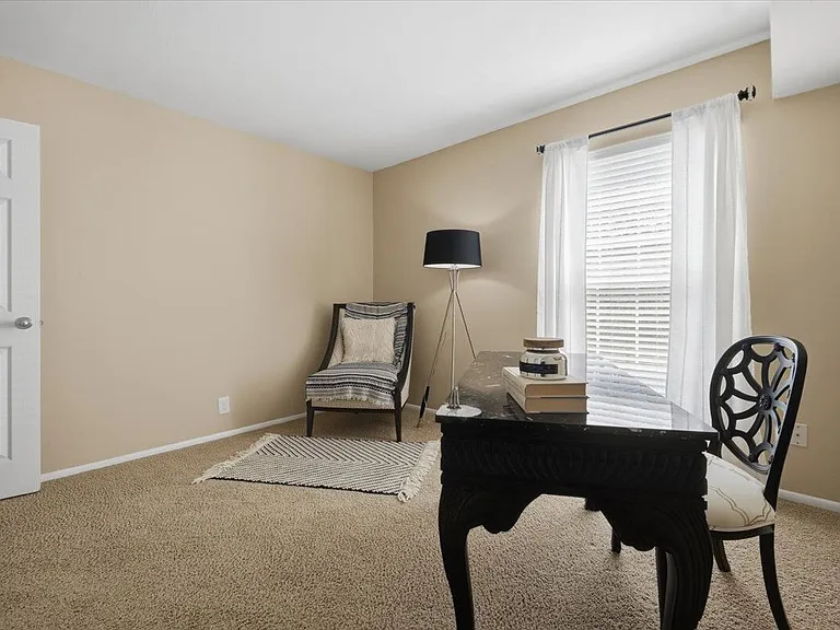 Beau Jardin Apartments — Photo 15