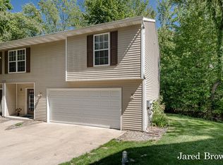 17308 Lane Ave, Spring Lake, MI 49456