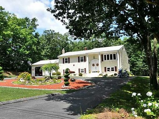 1st image of 9 Chardwood Dr