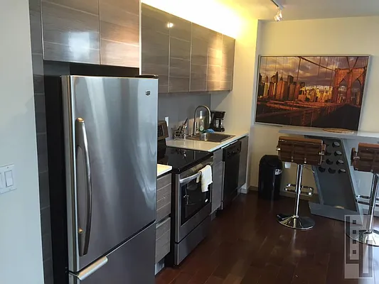 Rented by Loom Group | media 82