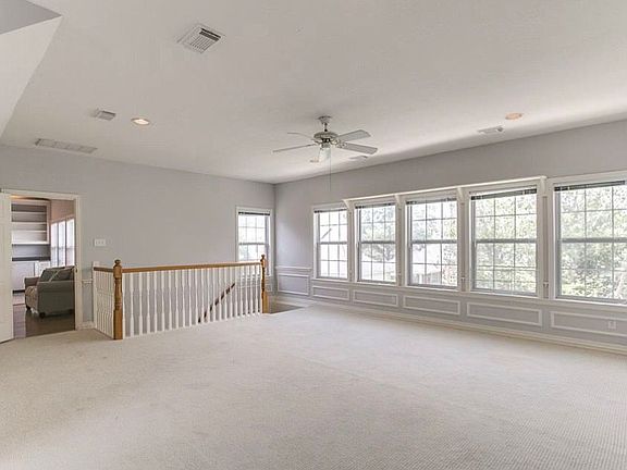 3rd image of 3022 W Hickory Park Cir